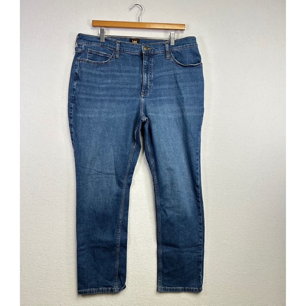 Lee Jeans Women's Medium Wash Straight Leg Denim Pants‎ Size 16